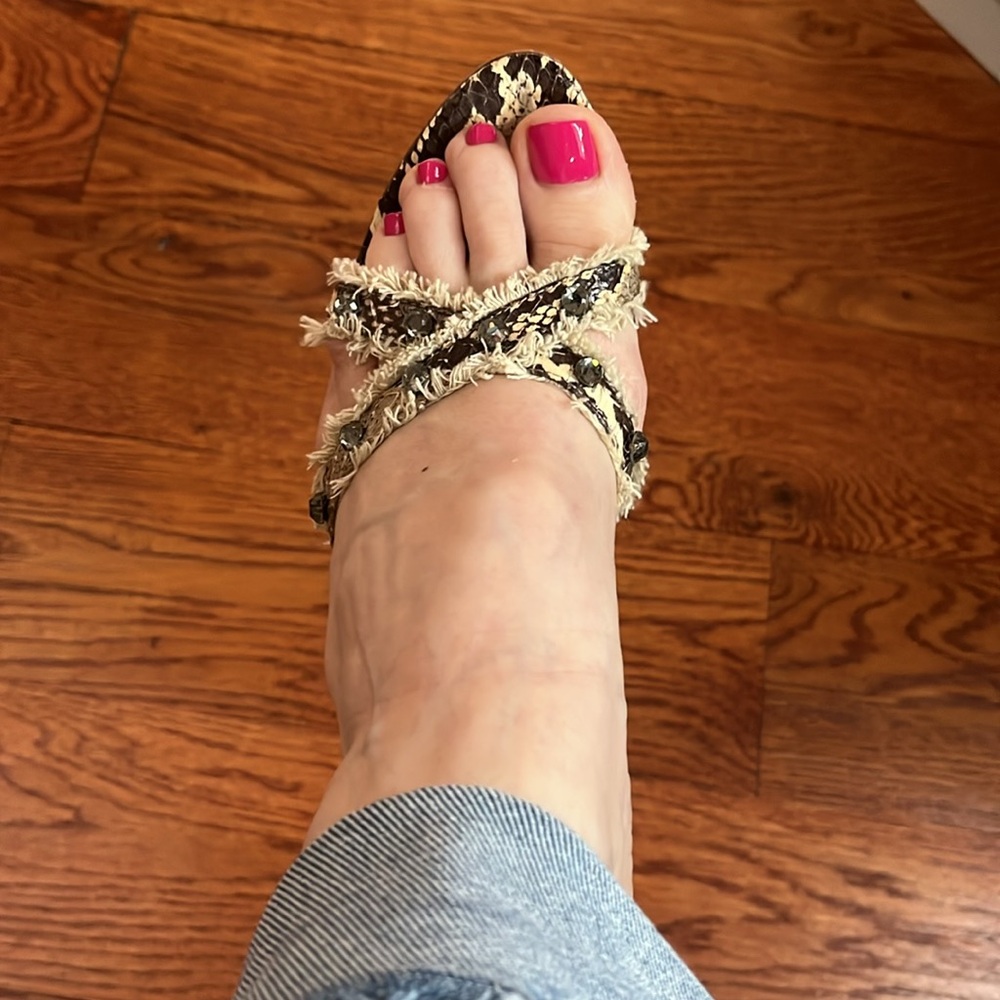 Richard Tyler Crisscross Fringe & Grey Stone Snakeskin Heeled Sandals Size 7 - Picture 8 of 16